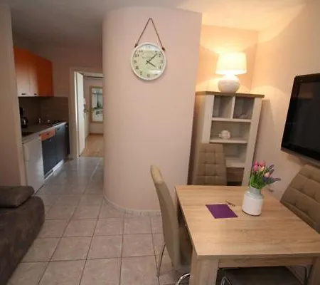 Ara-ara Apartman