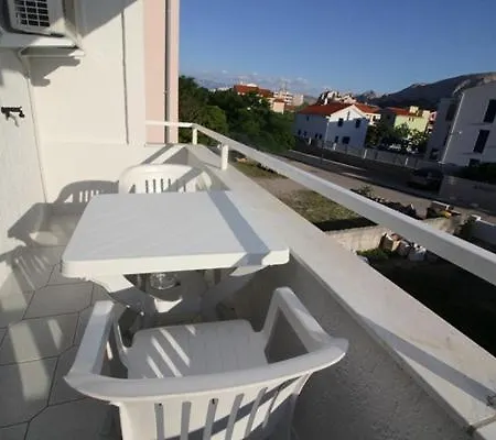 Ara-ara Apartman